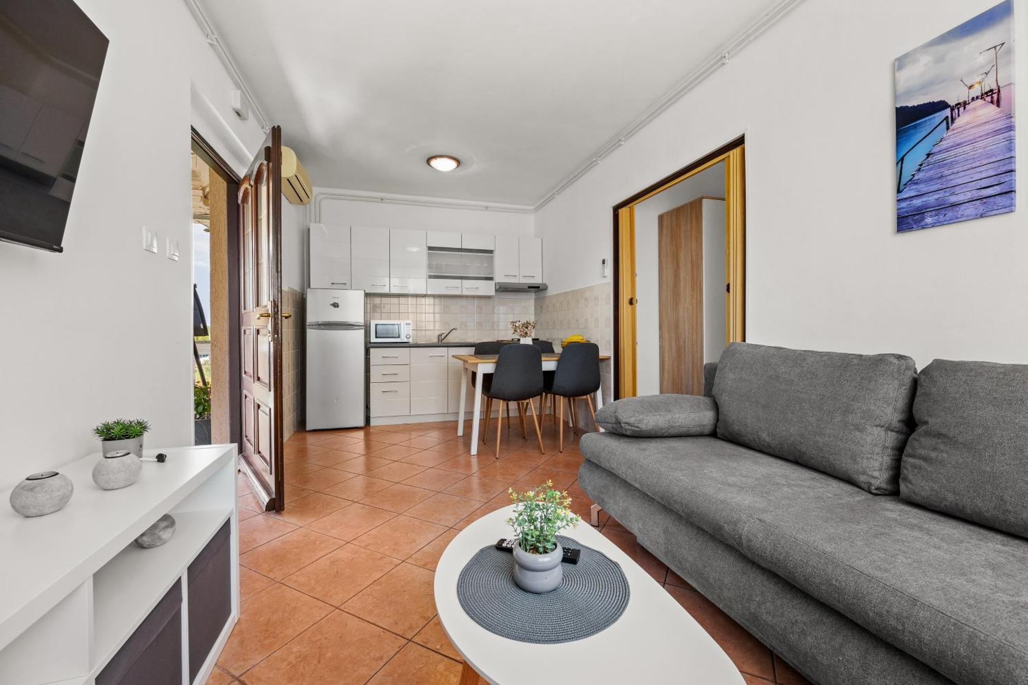 Apartment Danica Valtura Екстериор снимка